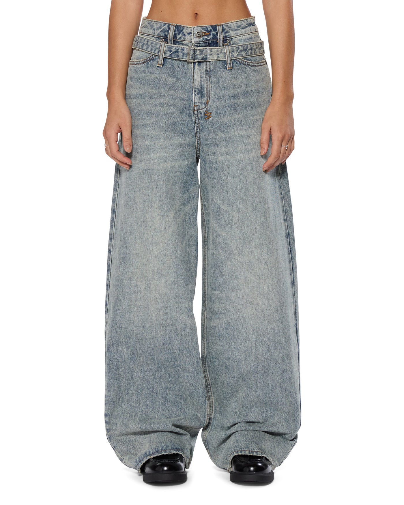 baggy jeans