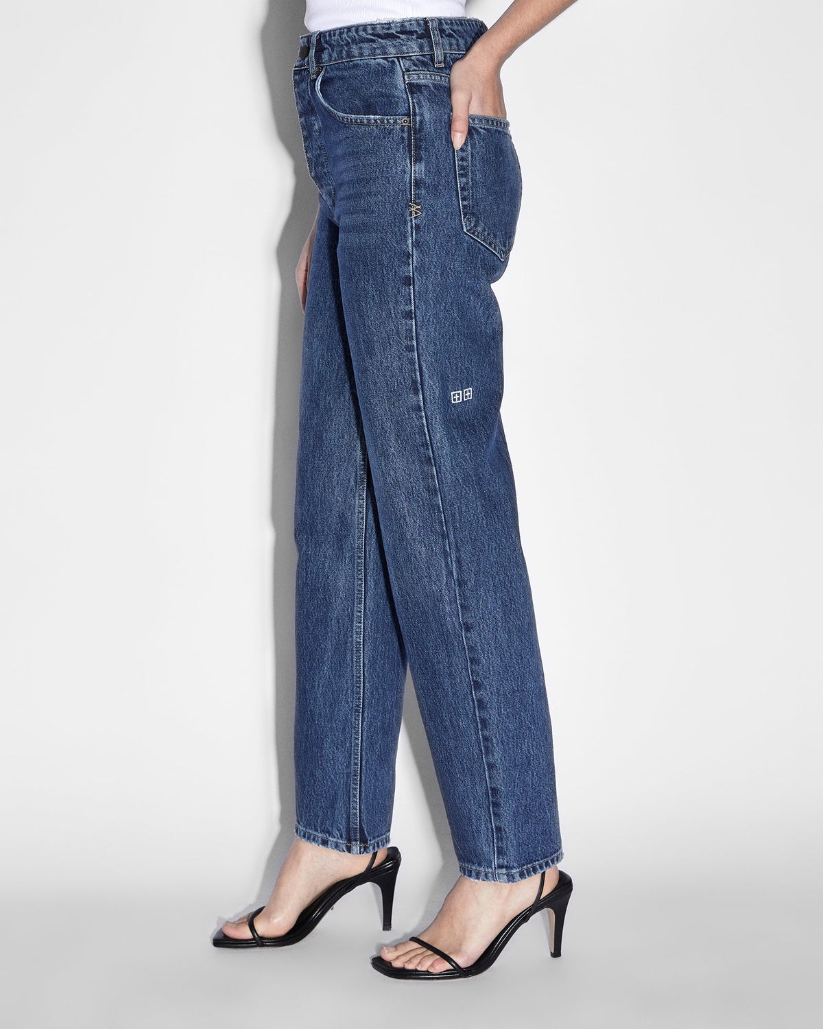 Womens Brooklyn Jean Runaway Straight Denim Jeans - Denim