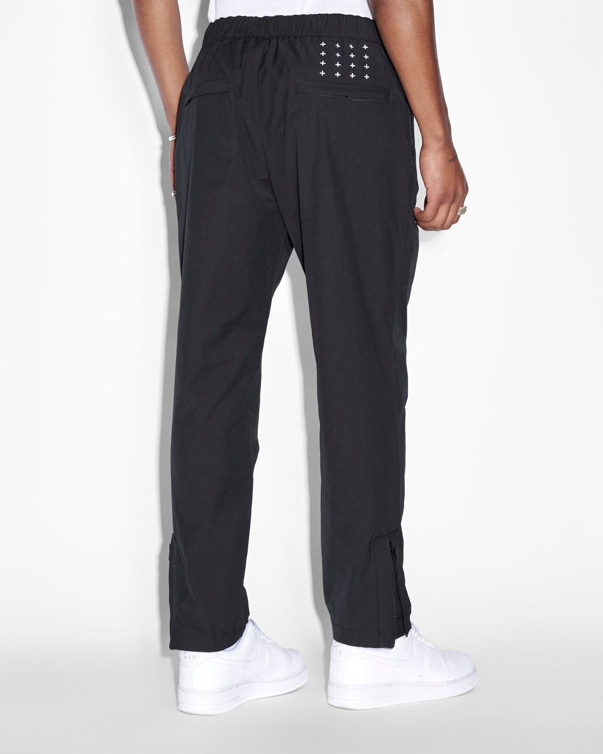 Mens Axiom Pant Jet Black Relaxed Tapered Pants - Black