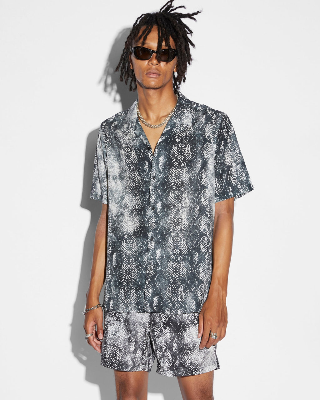 Mens Mamba Resort Ss Shirt Black Regular Shirts - Black