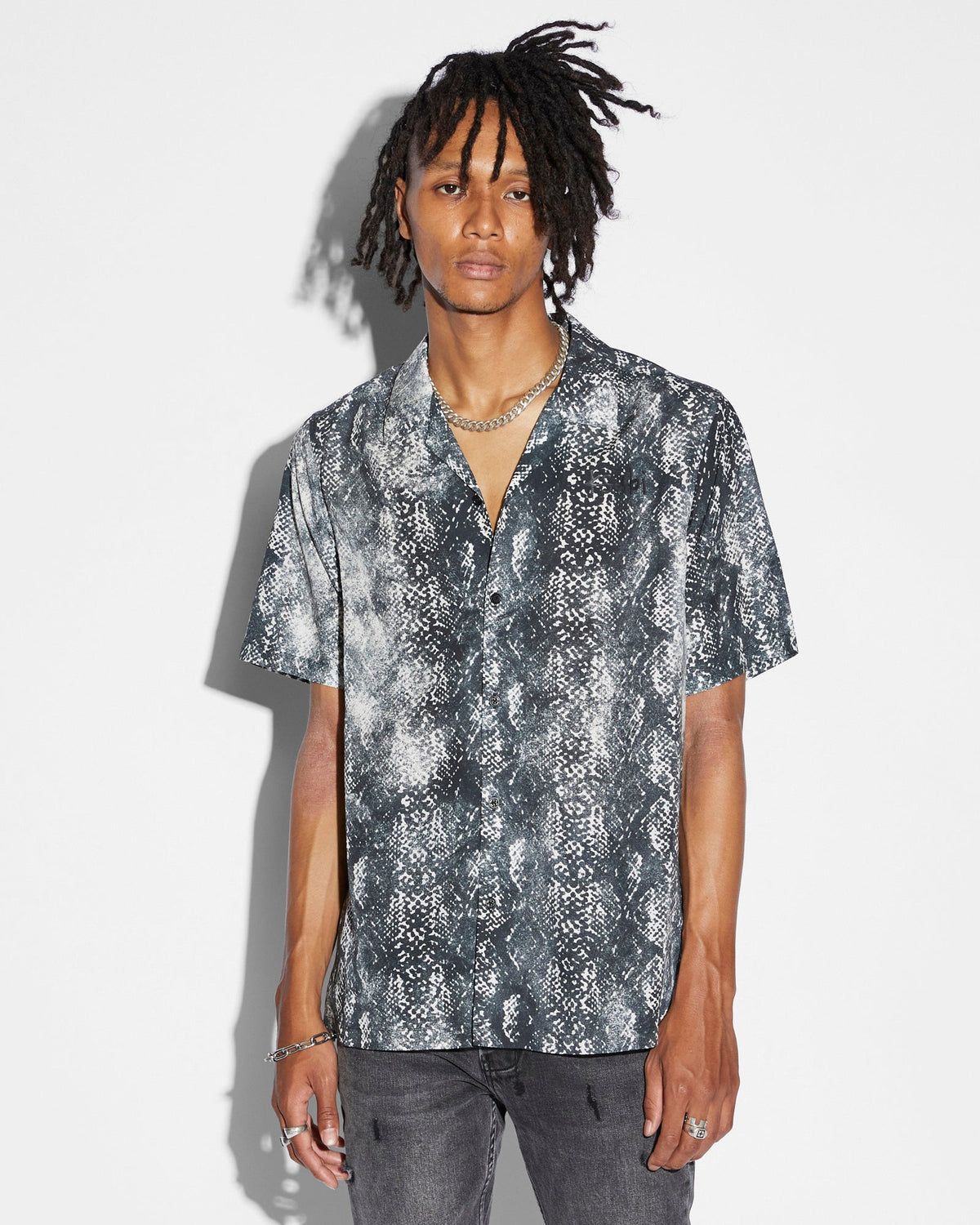 Mens Mamba Resort Ss Shirt Black Regular Shirts - Black